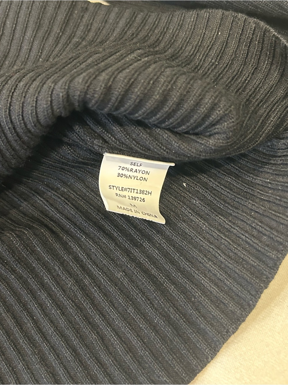 Women’s nice 4 top bundle - Picture 9 of 14